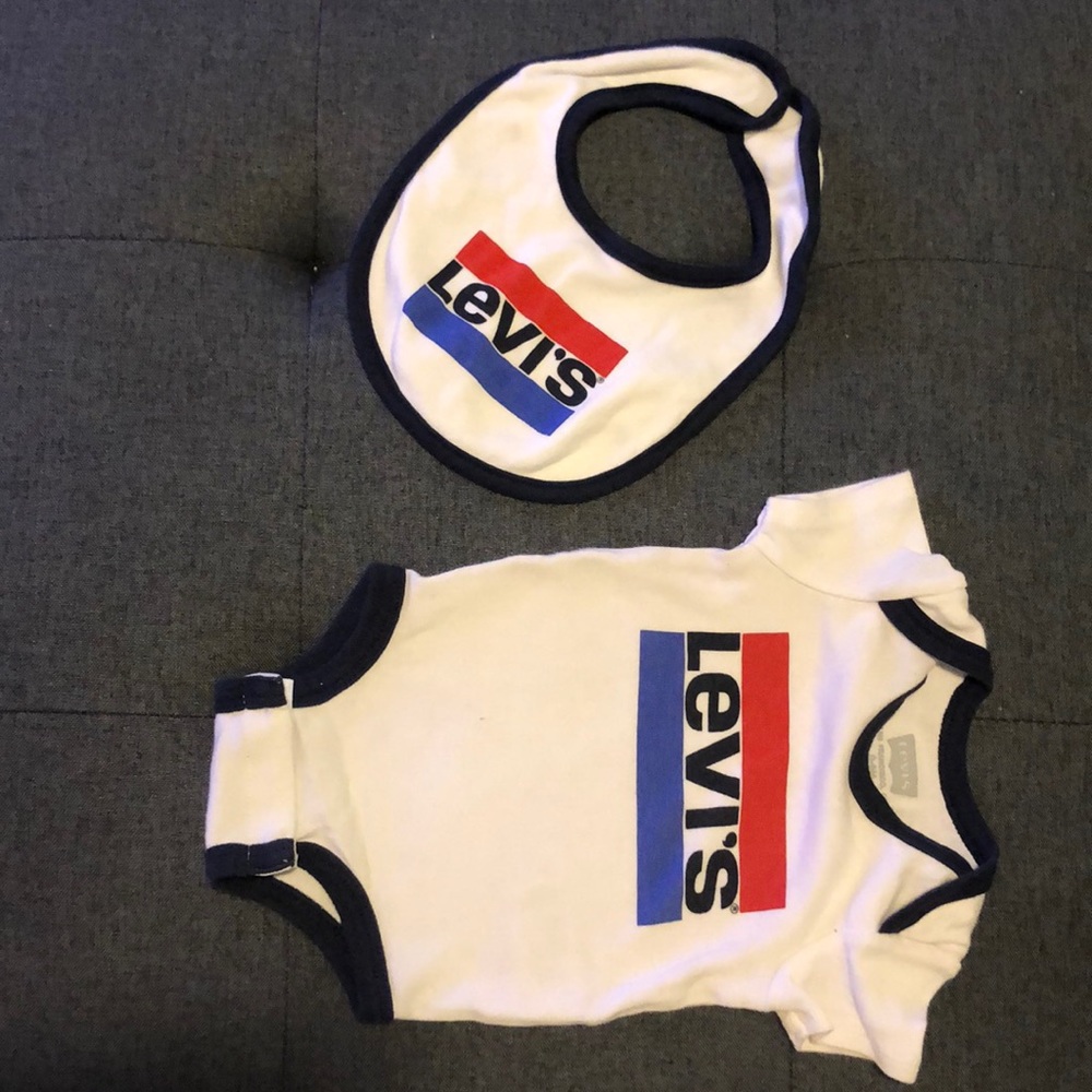 2 Set piece Levi’s